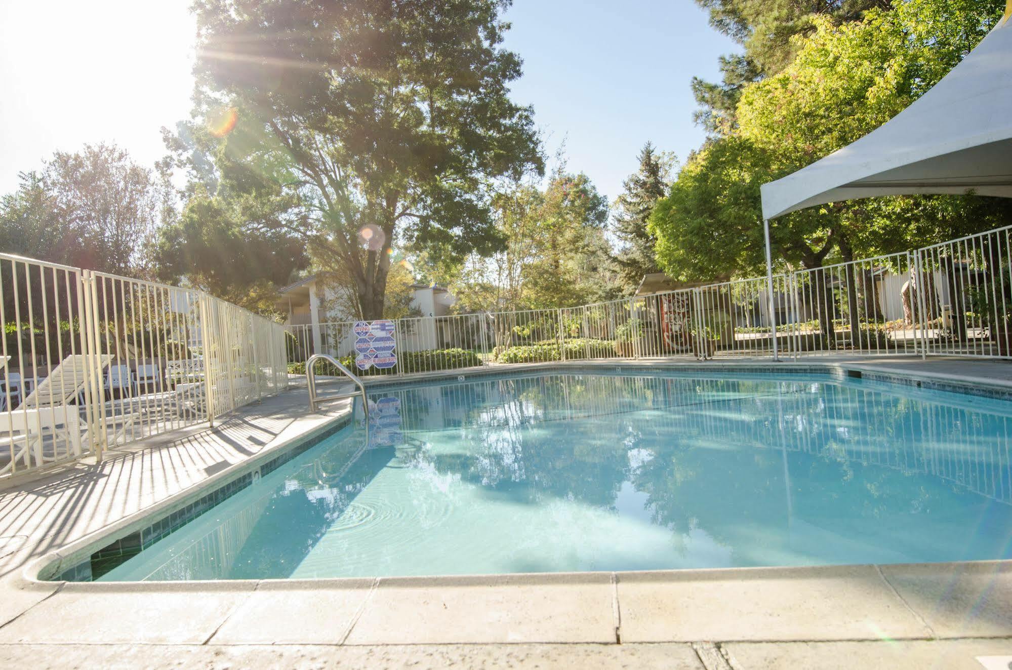 Los Gatos Lodge Exterior photo